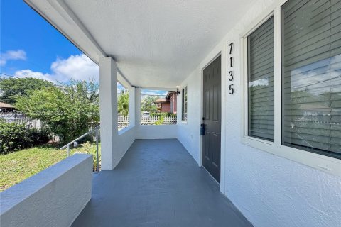 Villa ou maison à vendre à Miami, Floride: 3 chambres, 85.47 m2 № 2068260 - photo 4