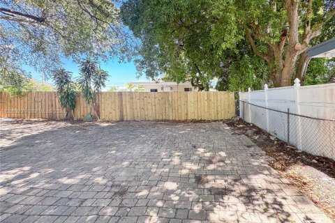 Villa ou maison à vendre à Miami, Floride: 3 chambres, 85.47 m2 № 2068260 - photo 21