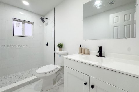 Villa ou maison à vendre à Miami, Floride: 3 chambres, 85.47 m2 № 2068260 - photo 13