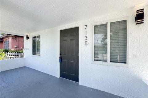 Villa ou maison à vendre à Miami, Floride: 3 chambres, 85.47 m2 № 2068260 - photo 5