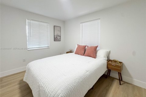 Villa ou maison à vendre à Miami, Floride: 3 chambres, 85.47 m2 № 2068260 - photo 12