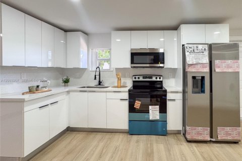 Villa ou maison à vendre à Miami, Floride: 3 chambres, 85.47 m2 № 2068260 - photo 9