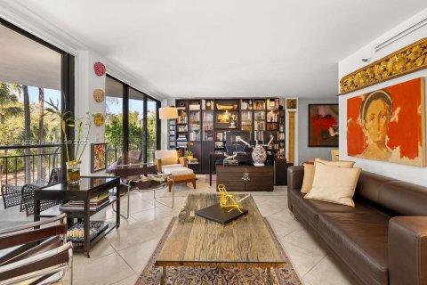 Condo in Miami, Florida, 2 bedrooms  № 1953123 - photo 1