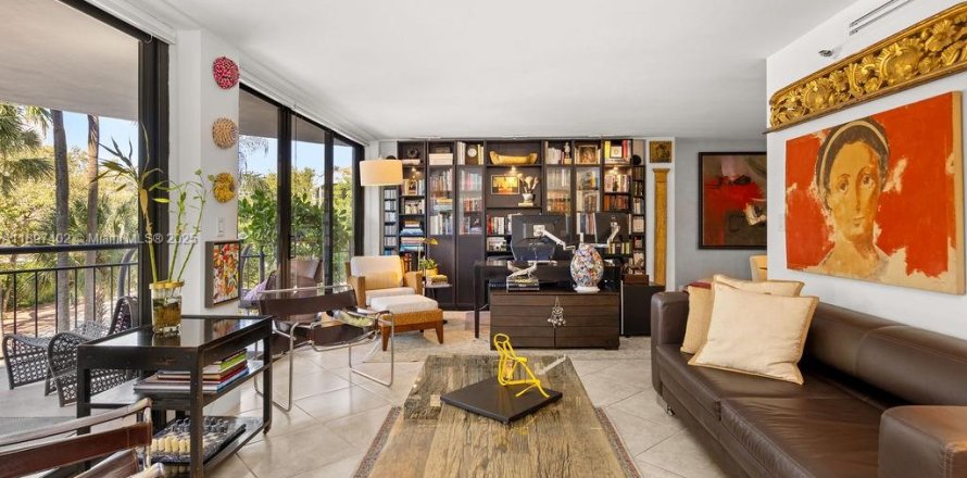 Condo in Miami, Florida, 2 bedrooms  № 1953123