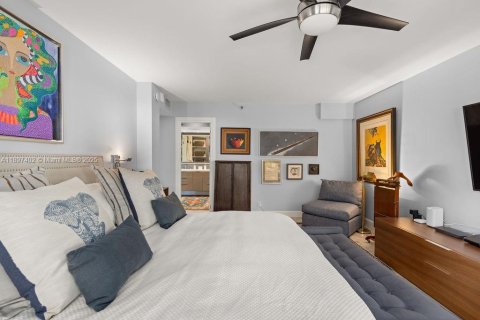 Condo in Miami, Florida, 2 bedrooms  № 1953123 - photo 9