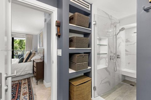 Condo in Miami, Florida, 2 bedrooms  № 1953123 - photo 10