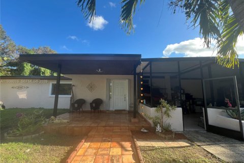 House in Homestead, Florida 5 bedrooms № 1997936 - photo 2