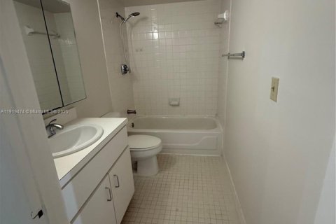 Apartment in South Miami, Florida 46.45 sq.m. № 1974666 - photo 4