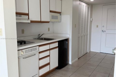 Apartment in South Miami, Florida 46.45 sq.m. № 1974666 - photo 3