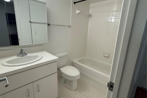 Apartment in South Miami, Florida 46.45 sq.m. № 1974666 - photo 5