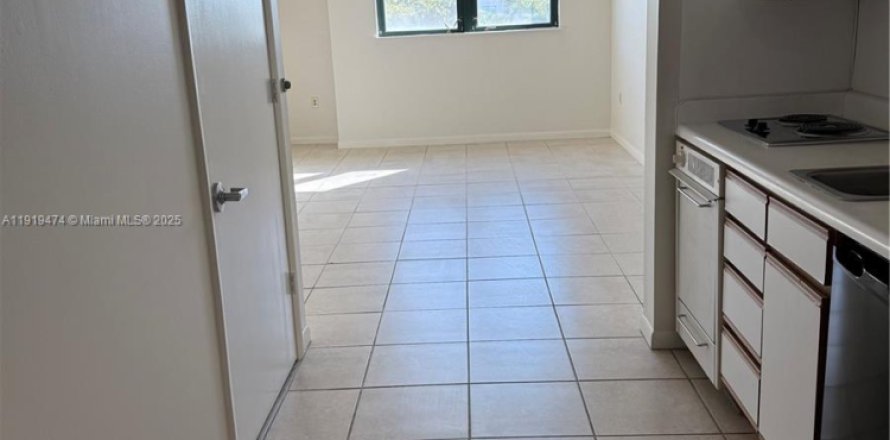 Studio in South Miami, Florida № 1974666