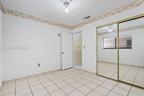 Copropriété à vendre à Hialeah, Floride: 2 chambres, 80.45 m2 № 1992680 - photo 16