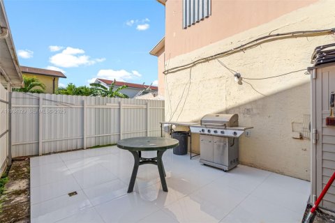 Copropriété à vendre à Hialeah, Floride: 2 chambres, 80.45 m2 № 1992680 - photo 24