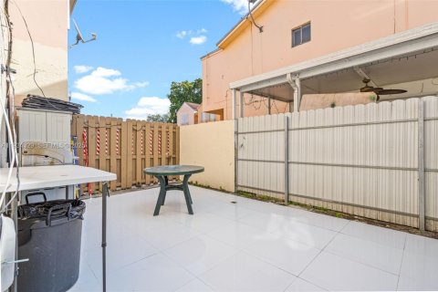 Copropriété à vendre à Hialeah, Floride: 2 chambres, 80.45 m2 № 1992680 - photo 23