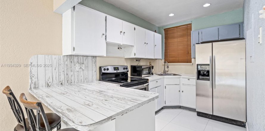 Condo à Hialeah, Floride, 2 chambres  № 1992680