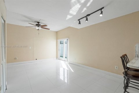 Copropriété à vendre à Hialeah, Floride: 2 chambres, 80.45 m2 № 1992680 - photo 8