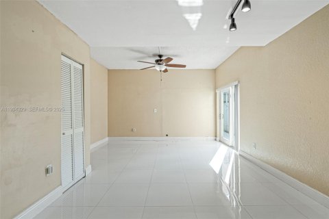Copropriété à vendre à Hialeah, Floride: 2 chambres, 80.45 m2 № 1992680 - photo 5