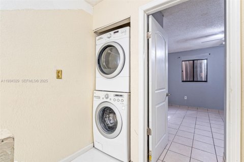 Copropriété à vendre à Hialeah, Floride: 2 chambres, 80.45 m2 № 1992680 - photo 10