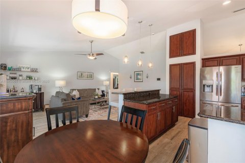 Casa en venta en Pembroke Pines, Florida, 4 dormitorios, 235.23 m2 № 1892890 - foto 9