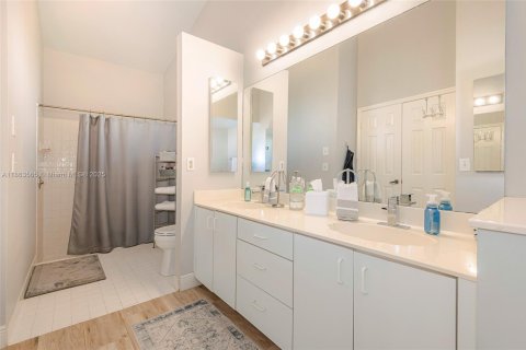 Casa en venta en Pembroke Pines, Florida, 4 dormitorios, 235.23 m2 № 1892890 - foto 23