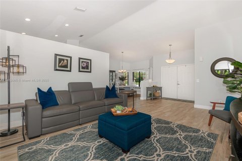 Casa en venta en Pembroke Pines, Florida, 4 dormitorios, 235.23 m2 № 1892890 - foto 15