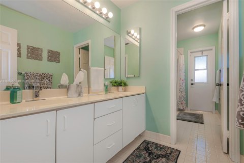 Casa en venta en Pembroke Pines, Florida, 4 dormitorios, 235.23 m2 № 1892890 - foto 30