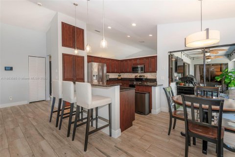 Casa en venta en Pembroke Pines, Florida, 4 dormitorios, 235.23 m2 № 1892890 - foto 10