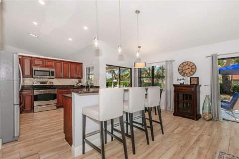 Casa en venta en Pembroke Pines, Florida, 4 dormitorios, 235.23 m2 № 1892890 - foto 6