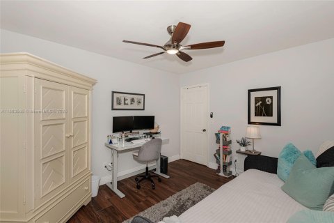 Casa en venta en Pembroke Pines, Florida, 4 dormitorios, 235.23 m2 № 1892890 - foto 28