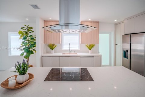 House in Miami Gardens, Florida 4 bedrooms, 115.2 sq.m. № 2062616 - photo 21