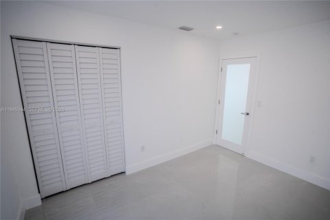 House in Miami Gardens, Florida 4 bedrooms, 115.2 sq.m. № 2062616 - photo 27