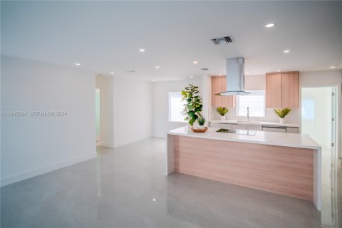 House in Miami Gardens, Florida 4 bedrooms, 115.2 sq.m. № 2062616 - photo 15