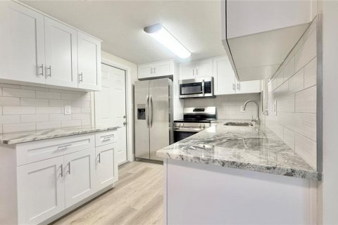 House in Port Richey, Florida 2 bedrooms, 103.03 sq.m. № 1919436 - photo 16
