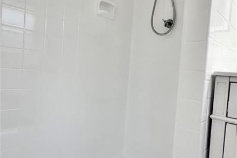 House in Port Richey, Florida 2 bedrooms, 103.03 sq.m. № 1919436 - photo 28