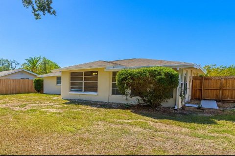 House in Port Richey, Florida 2 bedrooms, 103.03 sq.m. № 1919436 - photo 6