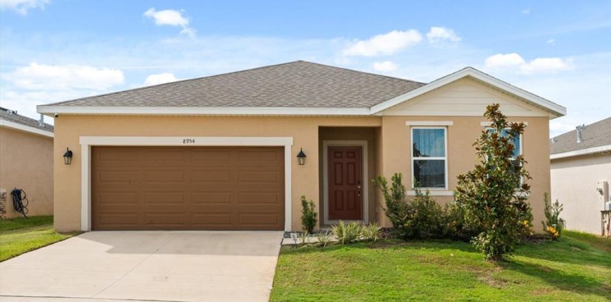 Casa en Leesburg, Florida 4 dormitorios, 205.31 m2 № 1916452