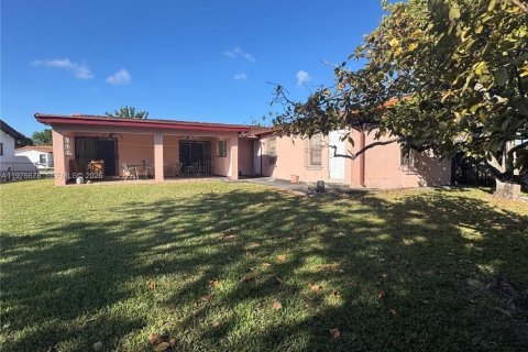 House in Miami, Florida 3 bedrooms, 217.02 sq.m. № 2046420 - photo 6