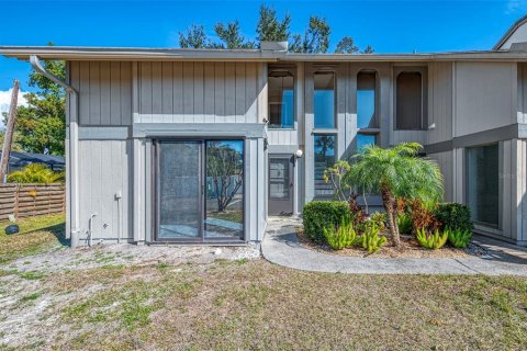 Townhouse in Sarasota, Florida 2 bedrooms, 124.49 sq.m. № 2232887 - photo 4