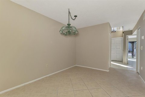 Townhouse in Sarasota, Florida 2 bedrooms, 124.49 sq.m. № 2232887 - photo 9