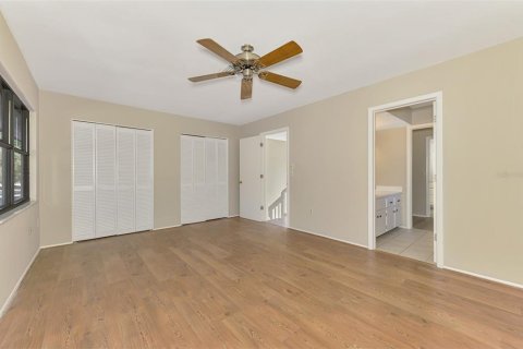 Townhouse in Sarasota, Florida 2 bedrooms, 124.49 sq.m. № 2232887 - photo 28