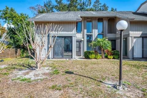 Townhouse in Sarasota, Florida 2 bedrooms, 124.49 sq.m. № 2232887 - photo 2