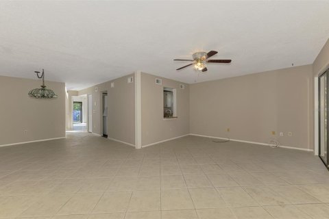 Townhouse in Sarasota, Florida 2 bedrooms, 124.49 sq.m. № 2232887 - photo 13