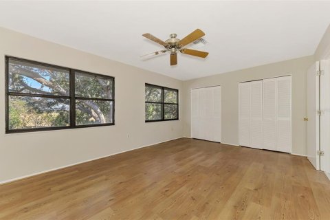 Townhouse in Sarasota, Florida 2 bedrooms, 124.49 sq.m. № 2232887 - photo 29