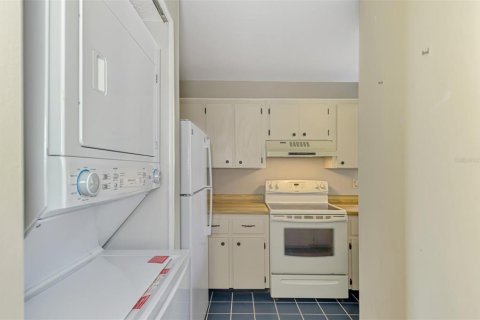 Townhouse in Sarasota, Florida 2 bedrooms, 124.49 sq.m. № 2232887 - photo 16