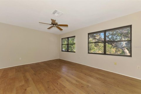 Townhouse in Sarasota, Florida 2 bedrooms, 124.49 sq.m. № 2232887 - photo 26