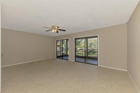 Townhouse in Sarasota, Florida 2 bedrooms, 124.49 sq.m. № 2232887 - photo 12
