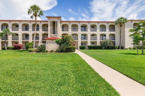 Copropriété à louer à Punta Gorda, Floride: 2 chambres, 161.74 m2 № 1824091 - photo 1