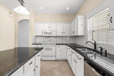 House in Orlando, Florida 4 bedrooms, 196.21 sq.m. № 1750703 - photo 12