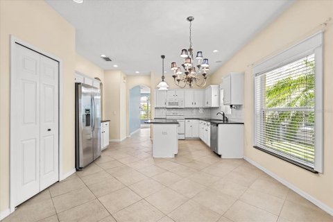 House in Orlando, Florida 4 bedrooms, 196.21 sq.m. № 1750703 - photo 9