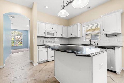 House in Orlando, Florida 4 bedrooms, 196.21 sq.m. № 1750703 - photo 11